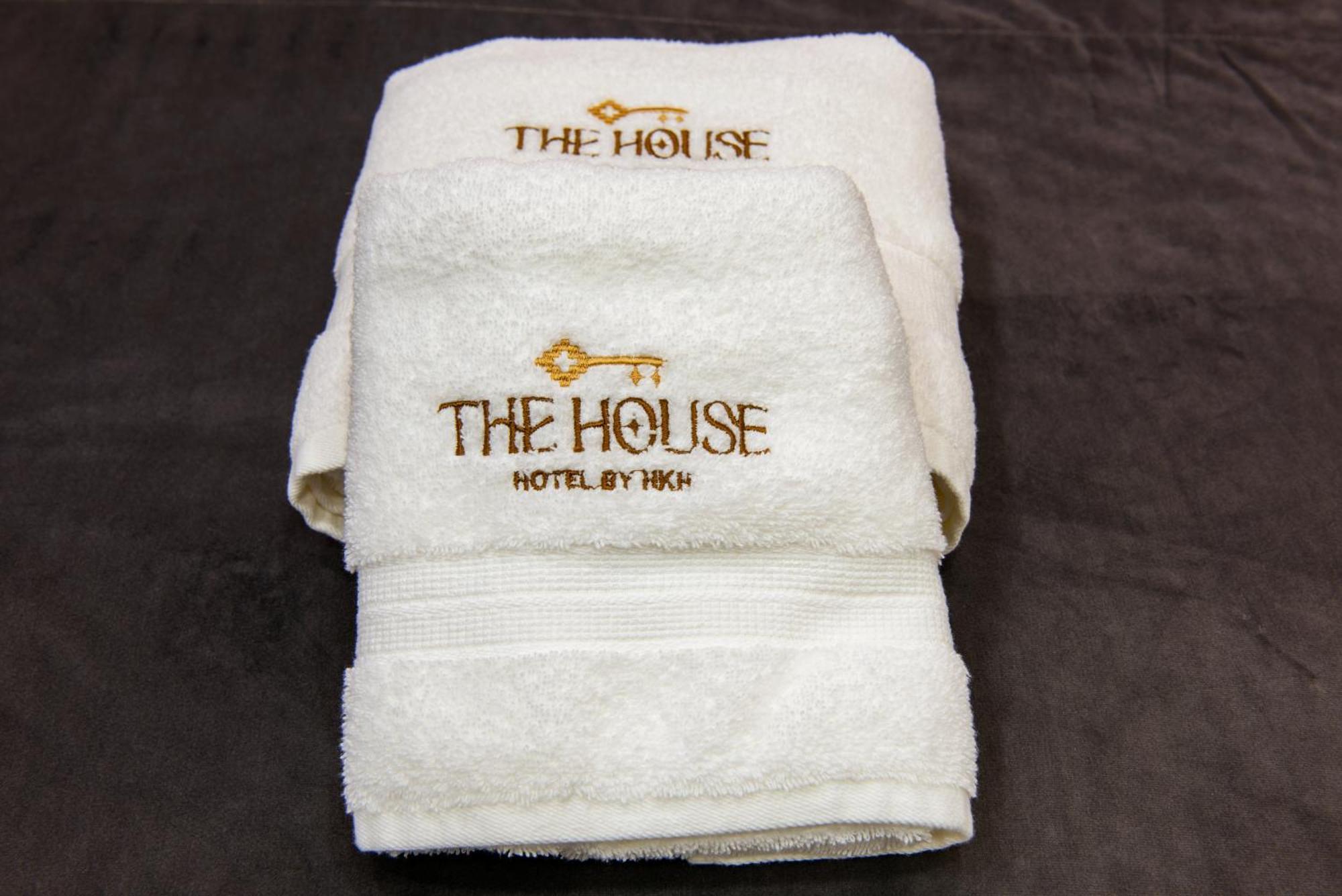 The House 4*